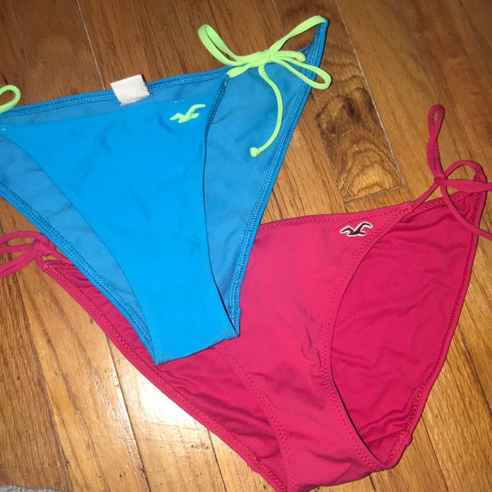 Hollister String bikini bottoms bundle! Size M.